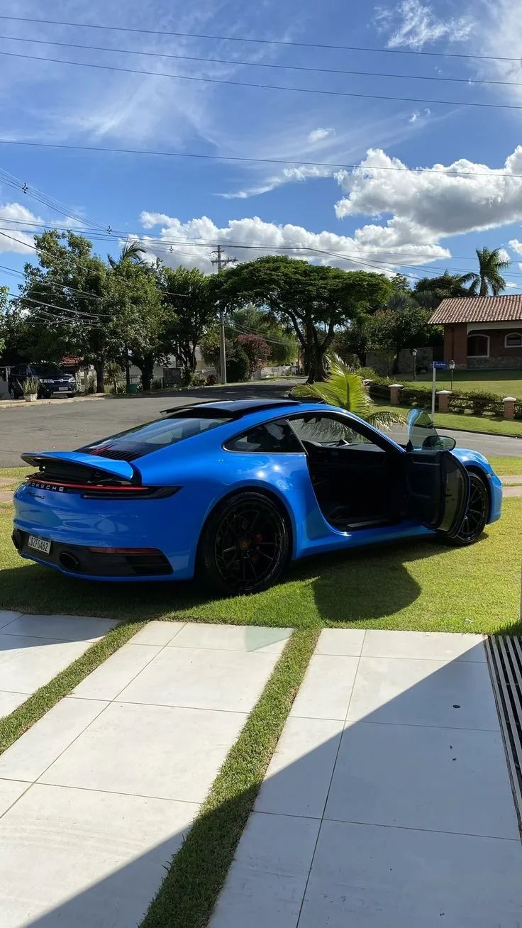 Porsche 911 Carrera 0KM — o ícone esportivo dos seus sonhos